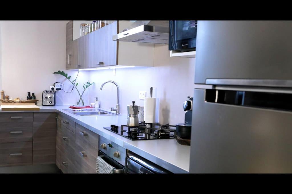 Charmant Logement De Qualite - Centre Ville De ミヨー エクステリア 写真